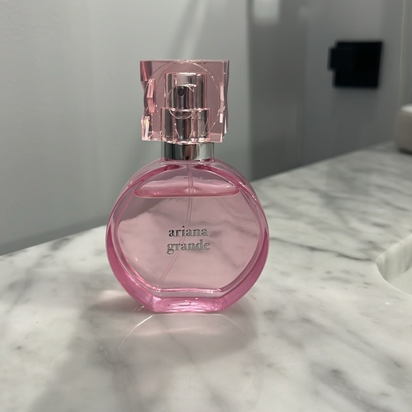 Ariana Grande Thank U Next perfume - Picture 2 of 2